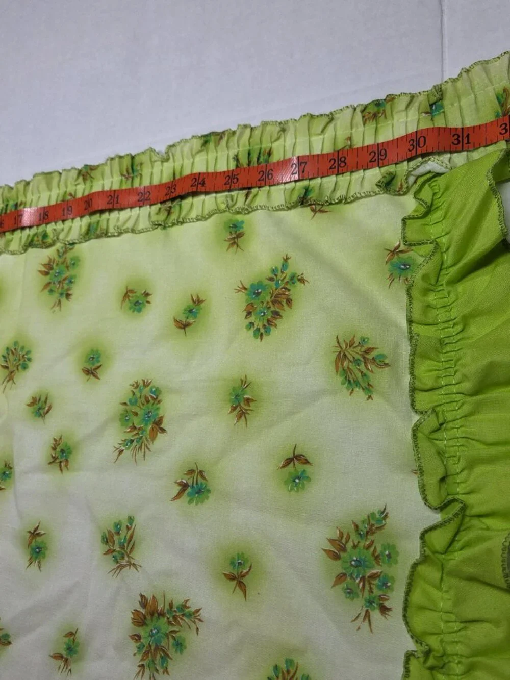 Vintage Ruffled Floral 2 Curtain Panels Green/White 32 x 35 in Rod Pocket